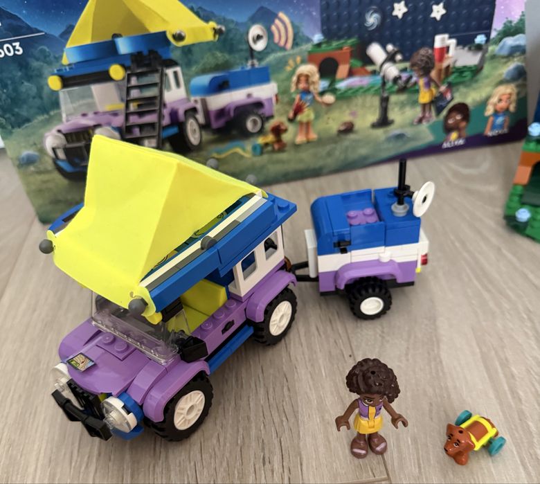 Конструктор LEGO Friends Автомобіль для кемпінгу для спостереження за зірками (42603).