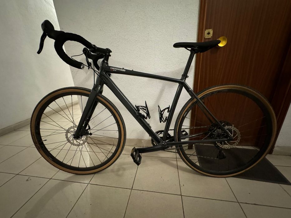 Bicicleta cannondale topstone 4