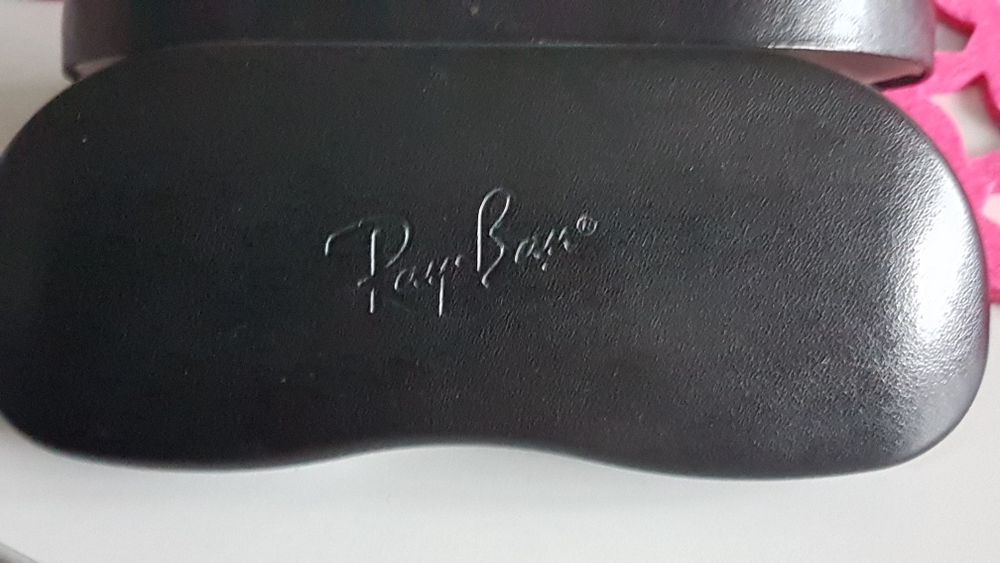 Etui na okulary Ray Ban czarne sztywne