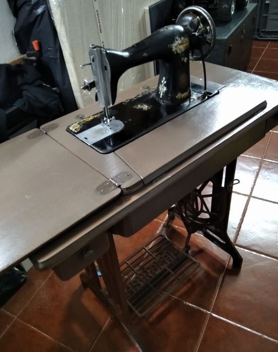 Máquina de costura Singer