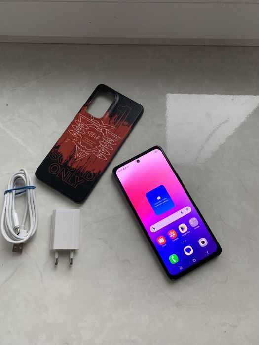 Samsung  a53 5g 128gb на экране защитное стекло