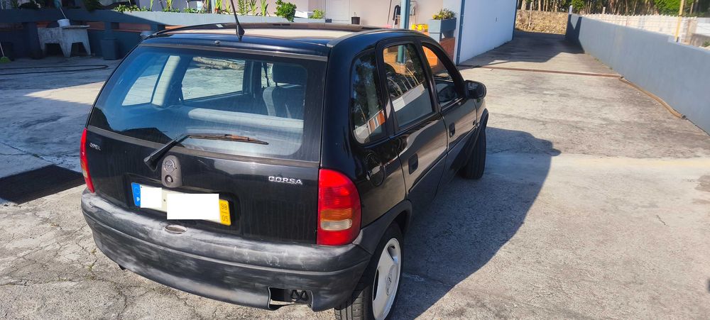 Opel Corsa B 1.5 D Isuzu – 5 Portas – Económico e Fiável