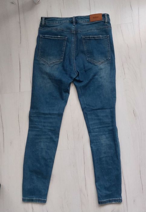 Jeansy skinny rurki perły Stradivarius M wysoki stan