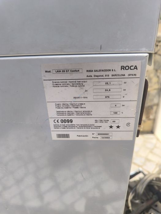 Caldeira Roca a gasóleo usada 1 inverno