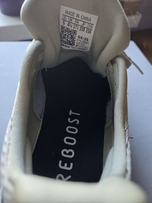 Кросівки Адідас нові, р.36-36,5