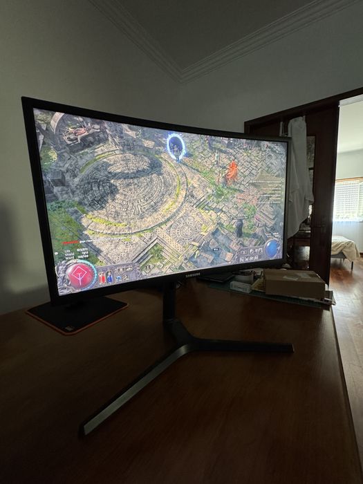 Monitor Curvo Gaming SAMSUNG C24FG73FQU (24’’ - 1 ms - 144 Hz - FreeSync) Seminovo + cabo HDMI de presente