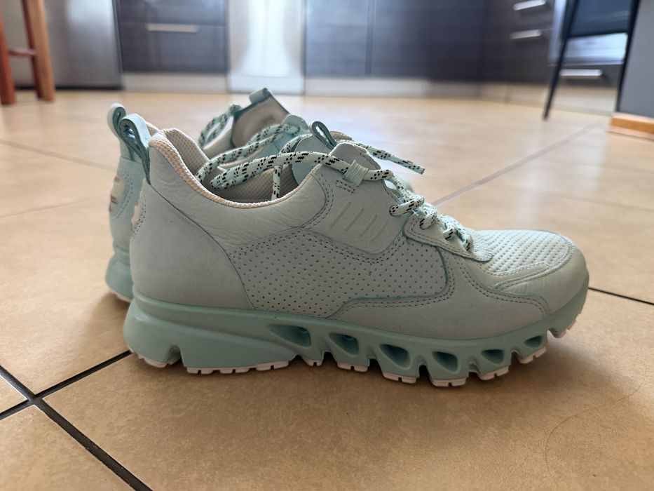 Buty ecco 37 super kolor