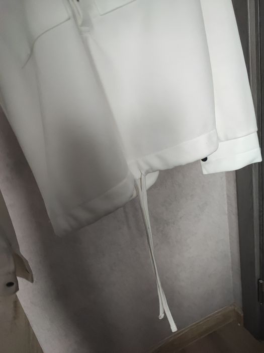 Сучасна підліткова біла сорочка