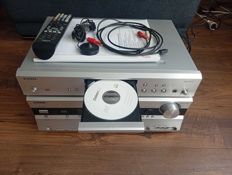 Amplituner ONKYO TX SR706 z odtwarzaczem CD ONKYO DX-7355