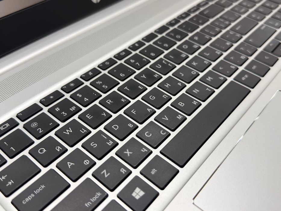 HP ProBook 450 G6 | I3-8145U | 8 GB DDR4 | 256 SSD | 15.6 FullHD IPS