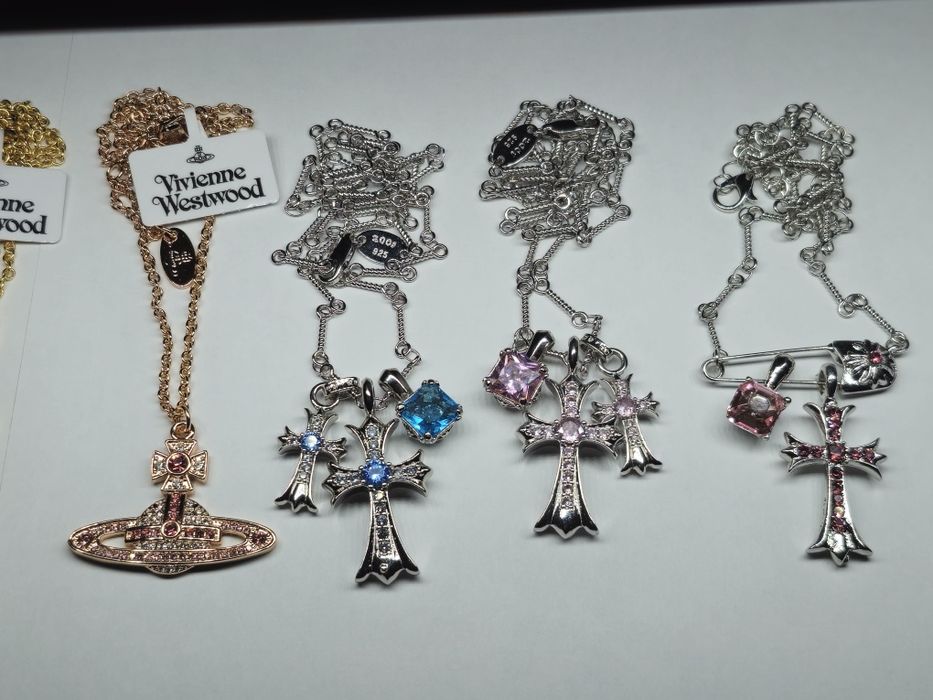 Прикраса, подарунок дівчині Підвіски та кулони від Chrome Hearts