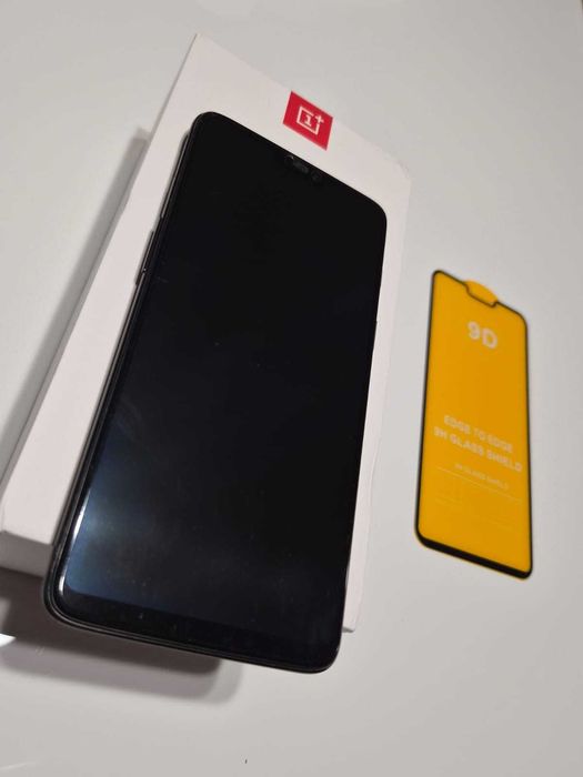 OnePlus 6 8/128 GB – super stan + akcesoria