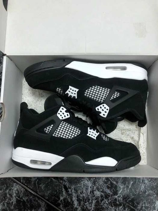 Jordan 4 Retro White Thunder R.37.5
