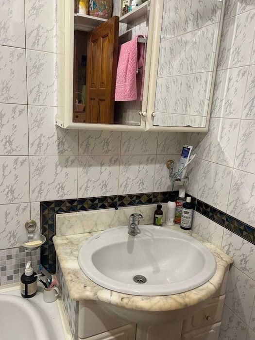 Продам 2комн.квартиру Петра Григоренка.Героев Харькова,метро Дворец Спорта