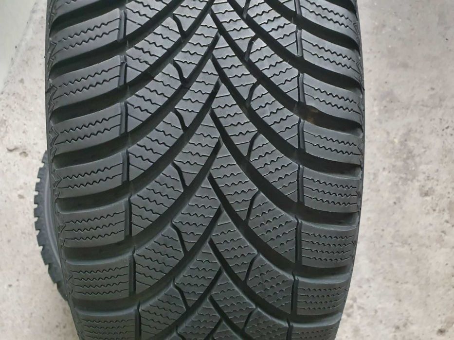 2x Semperit Speed Grip 5  215/70r16  7,7mm