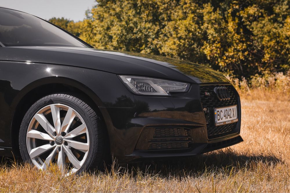 Audi A4 2018 VIN WAUKMAF47JN013150 фото оголошення 8 з 17
