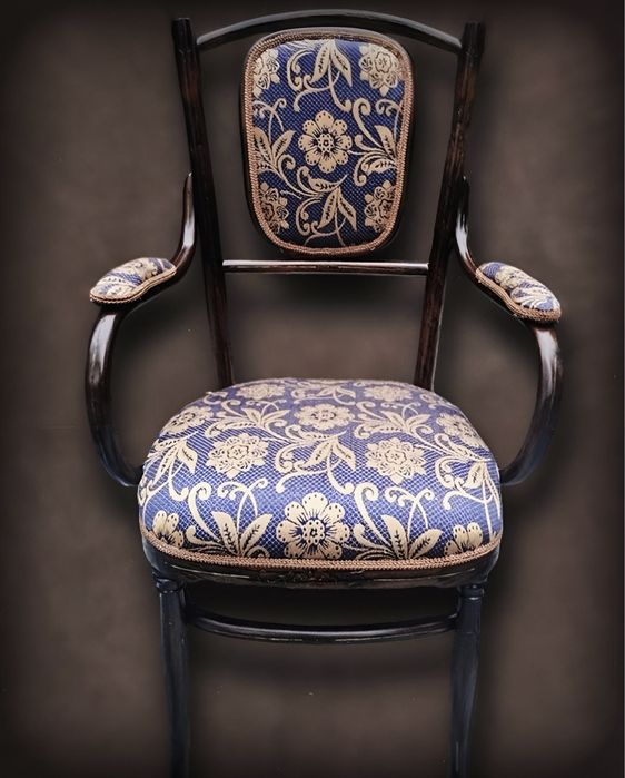 Комплект з двох стільців та двох крісел Венських після реставрації !