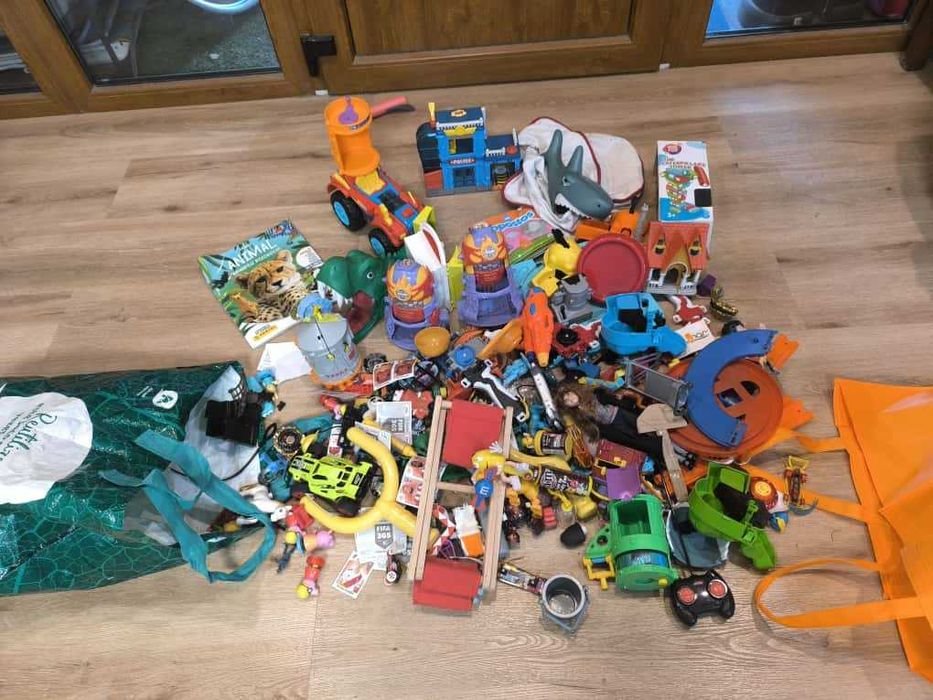 2 Sacos cheios de brinquedos Apenas 10eurs