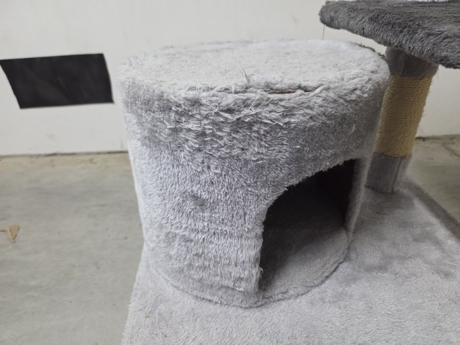 Poleiro / arranhador para gatos