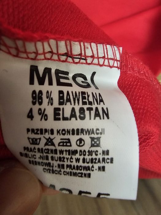 Czerwona Bluza megi