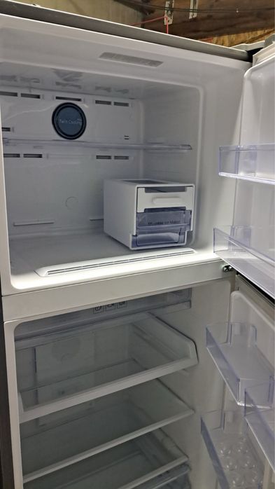 Холодильник Samsung