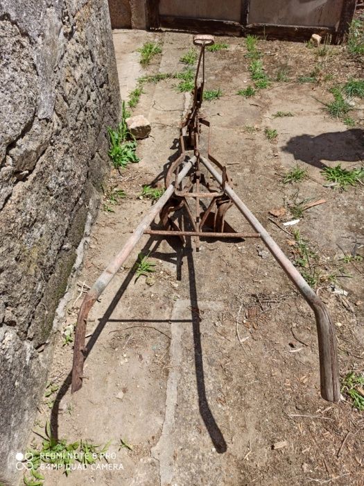 Arado de Ferro Antigo