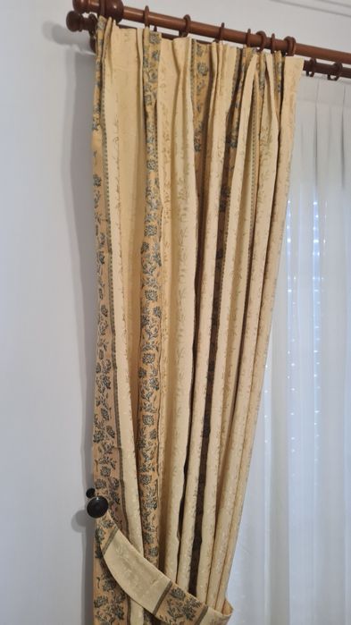 Cortinas e reposteiro424780174396631041