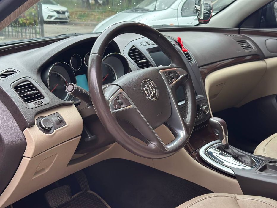 Buick Regal CXL 2011