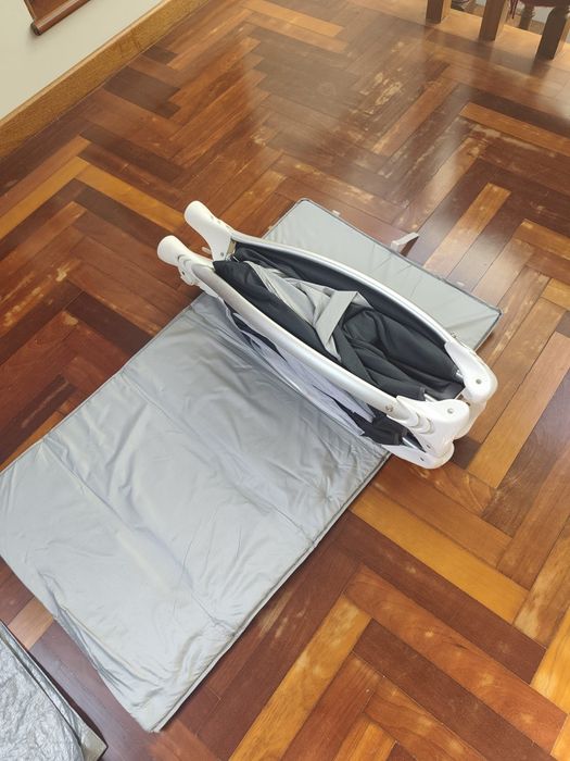 Caminha portátil, berço de viagem Inglesina de altura dupla