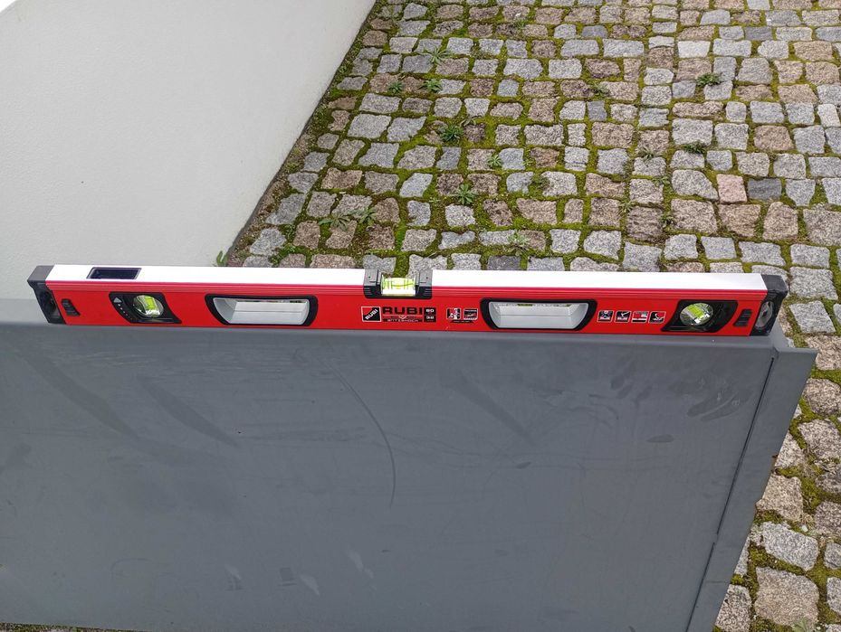 Nivel de Aluminio RUBI de Bolha 80 cm. Ferramenta Antishock