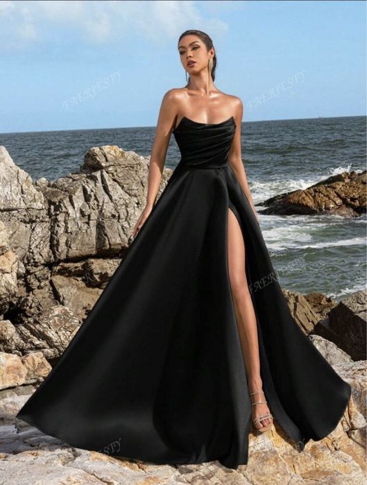 Czarna suknia balowa