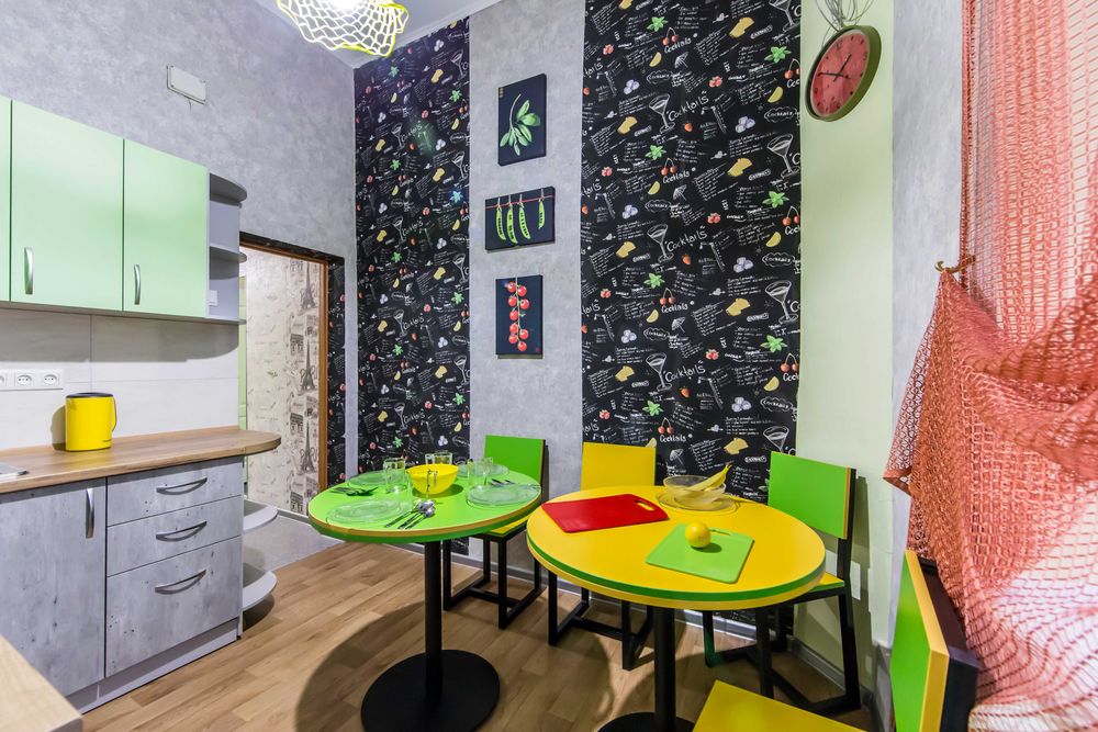 Місце в гуртожитку метро Лук'янівська!Перший поверх, хостел зі світлом