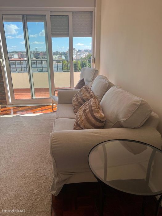 Excelente apartamento T1 mobilado para arrendar no centro de Setúbal