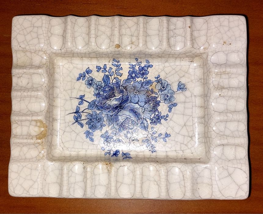 Cinzeiro com flor azul