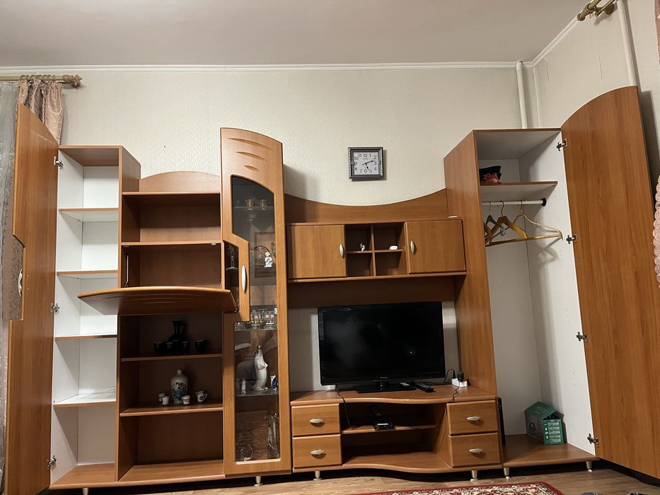 Продаю комплект меблів