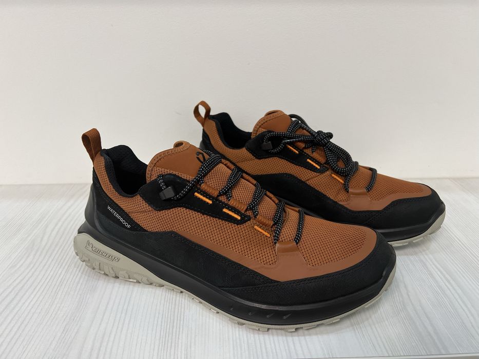 Кросівки ECCO