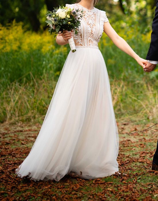 Koronkowa suknia ślubna