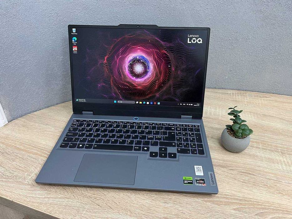 Lenovo loq 15ARP9HS FullHD144Hz R7-7435HS RTX4060 8GB 24DDR5/SSD512