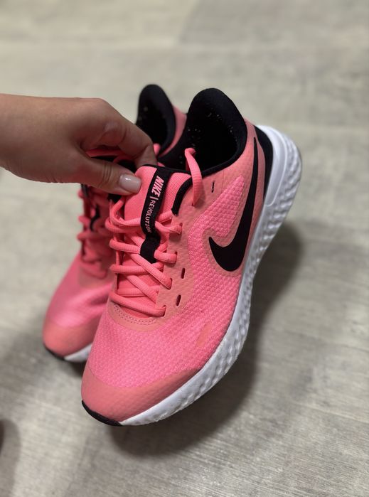 Жіночі кросівки Nike flex run, Nike revolution