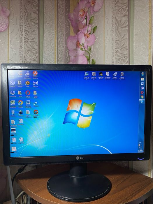 Компʼютер та монітор