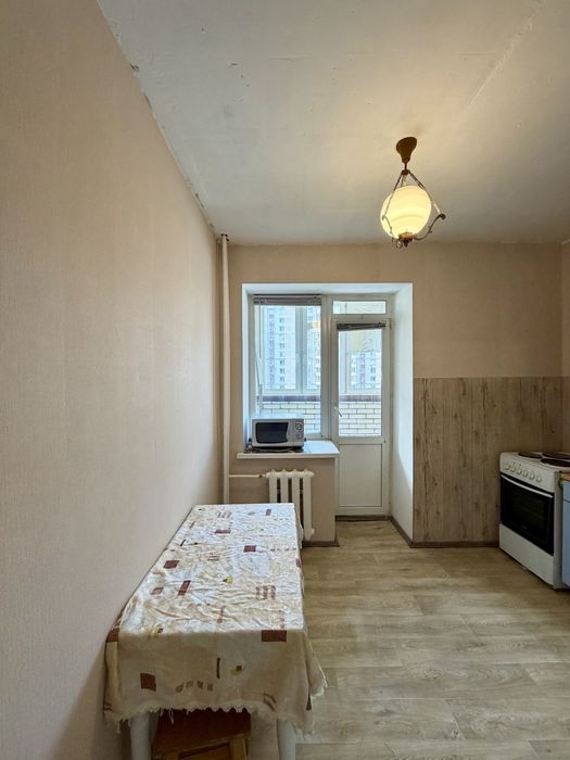 Продається 1 кімнтана квартира на ДВРЗ.Алматинська 39-З.Стара Дарниця.