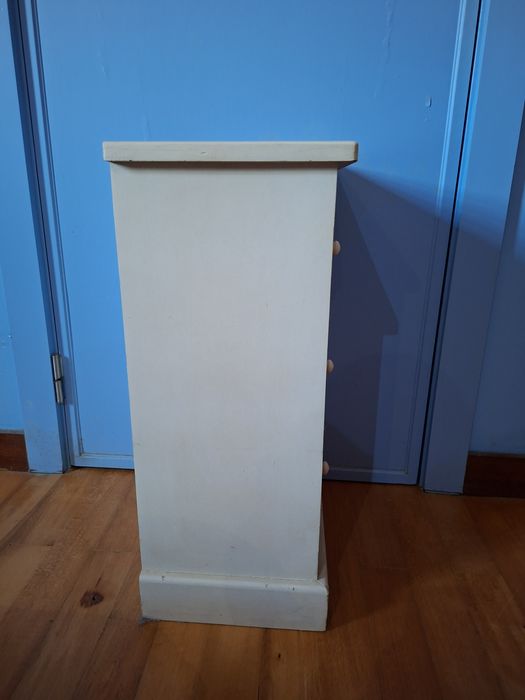 Mesa de cabeceira criança
