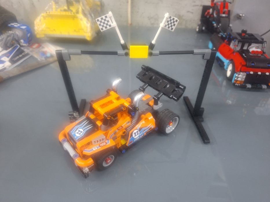 Лот Лот Lego technic 42106+ 42104