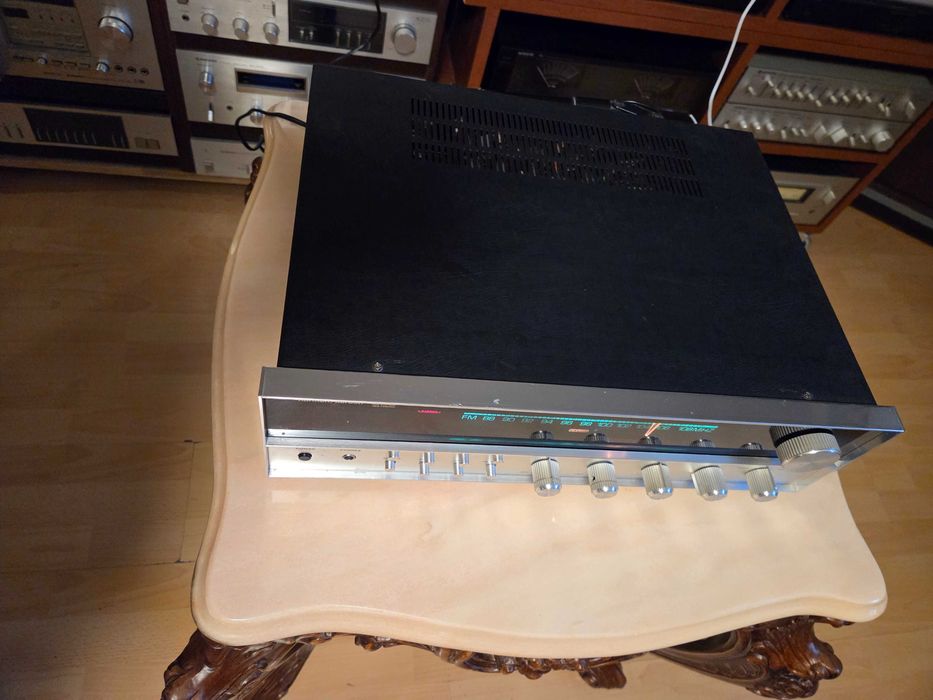 Amplituner harman-kardon model 630