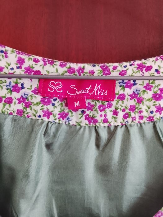 Vestido floral sem mangas