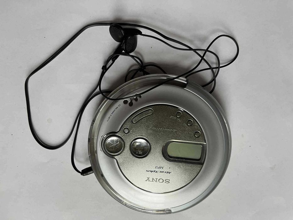 Sony Atrac 3 plus MP3 CD Walkman G-Protection D-NE711