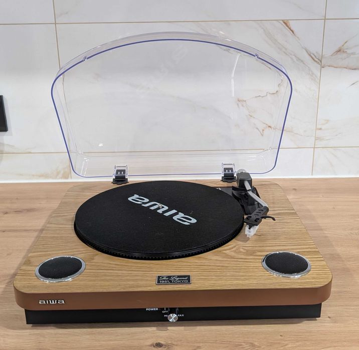 Gira Discos AIWA (vinil - radio - USB - como novo c/garantia)