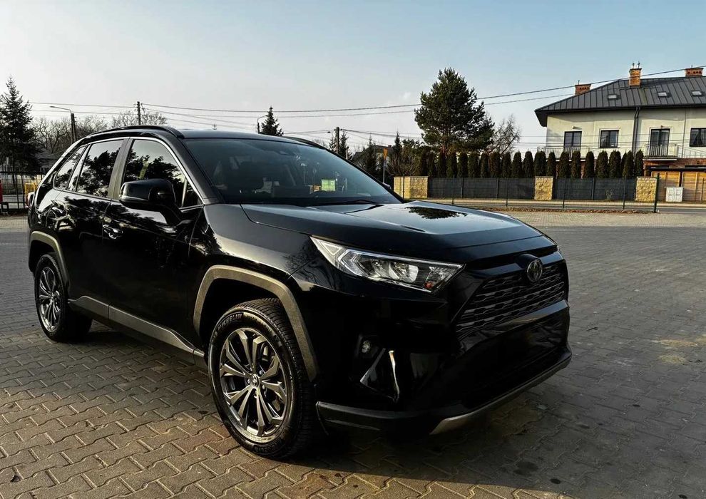 Toyota RAV4 2022 року Hybrid 2.5
