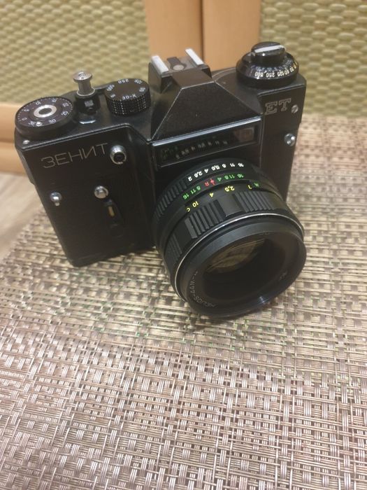Фотоаппарат ЗЕНИТ ЕТ обьективом гелиос 44м4 2/58 cccр