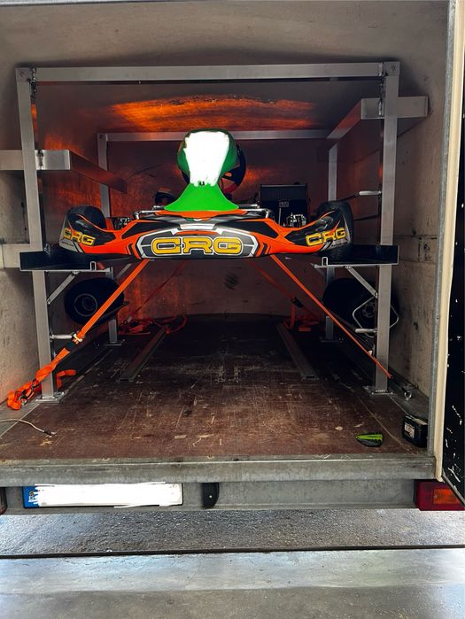 Reboque, atrelado com estrutura desmontavel para karting